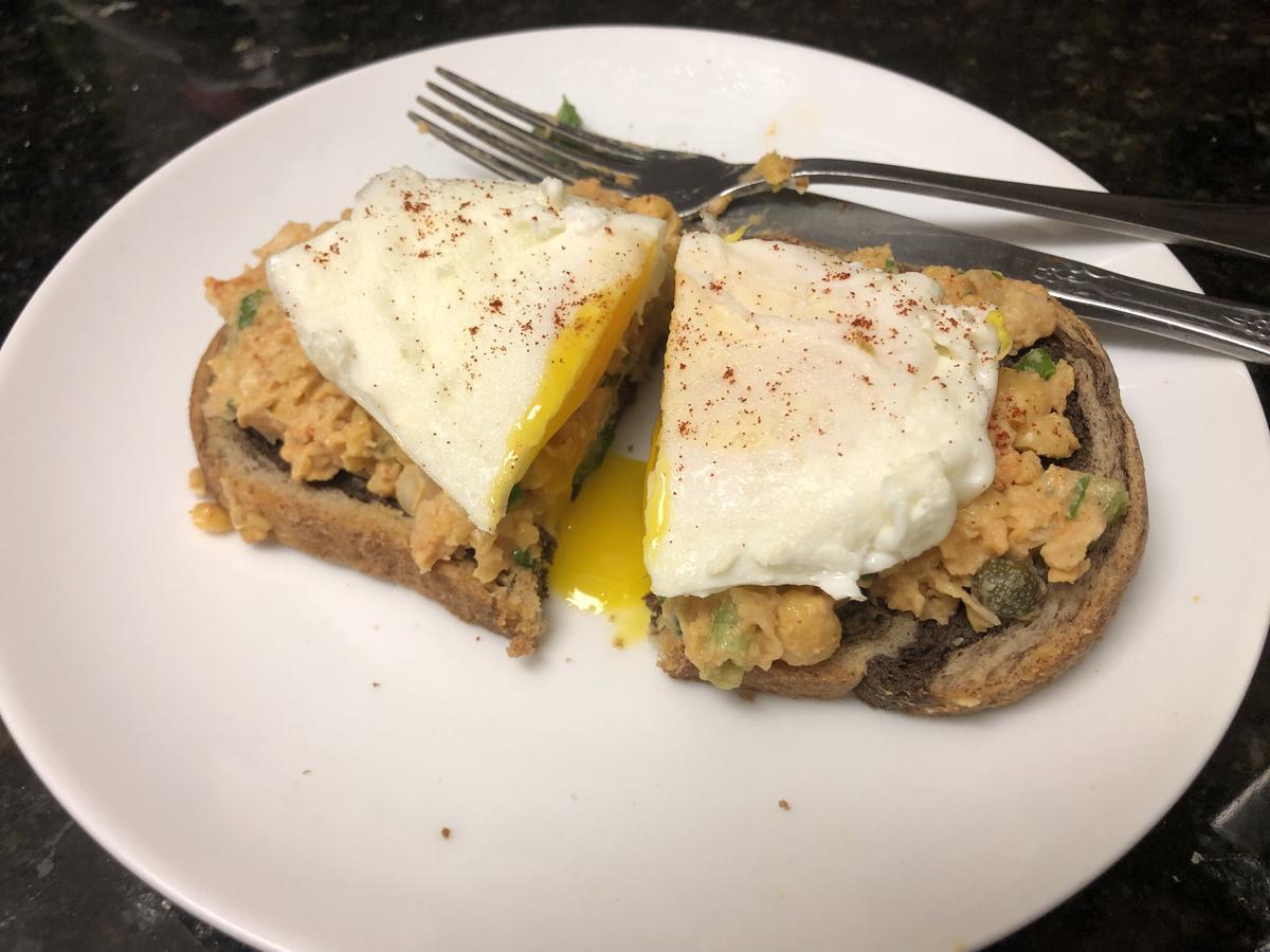 chickpea_salad_toasts_with_poached_egg.jpeg