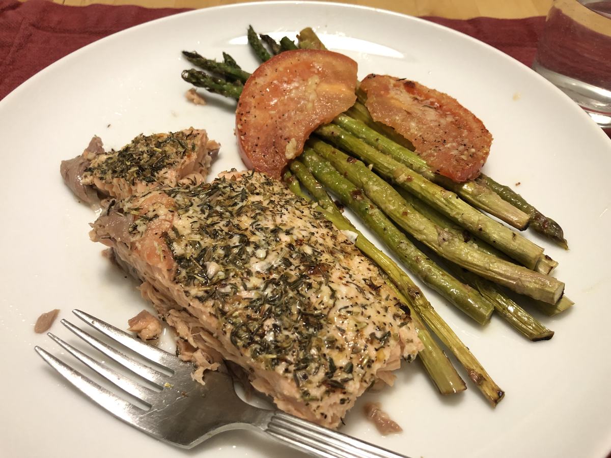 salmon_baked_with_asparagus.jpeg